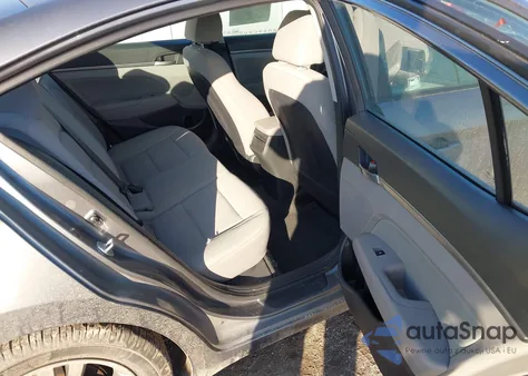 2018 Hyundai Elantra Sel из США, поврежденный, VIN 5NPD84LF6JH252177